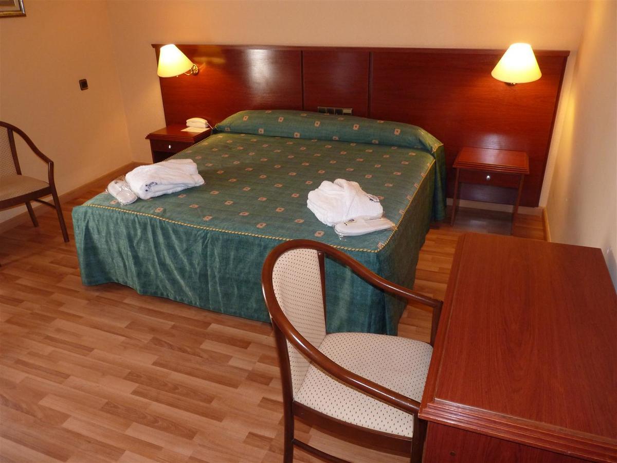 Hotel Balneari De Vallfogona De Riucorb Kültér fotó